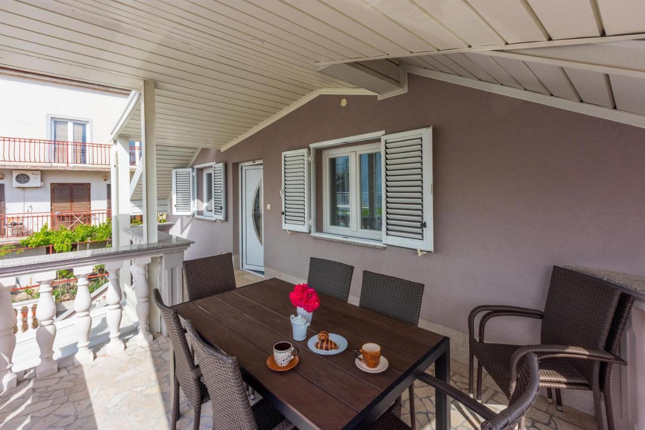 Apartments Mirela Crikvenica Exterior foto