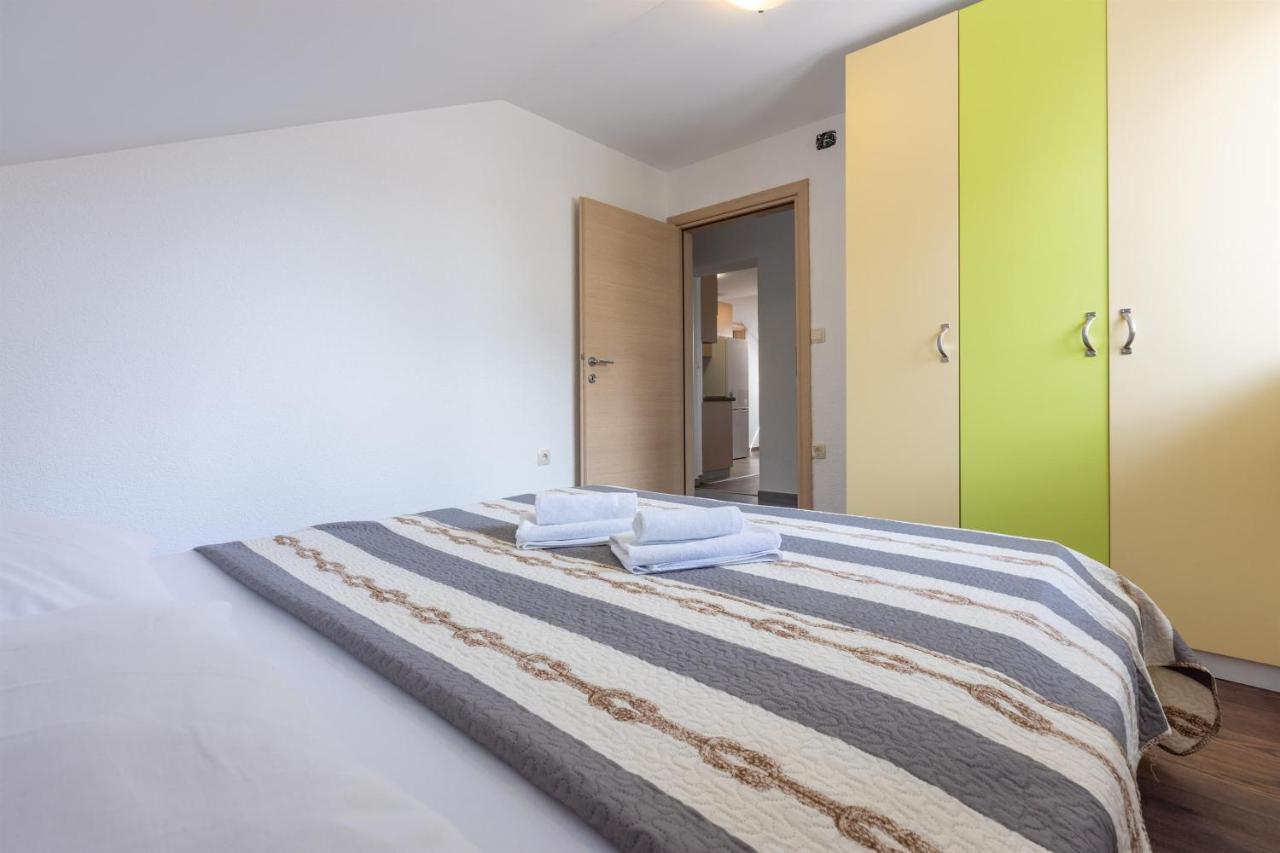 Apartments Mirela Crikvenica Exterior foto