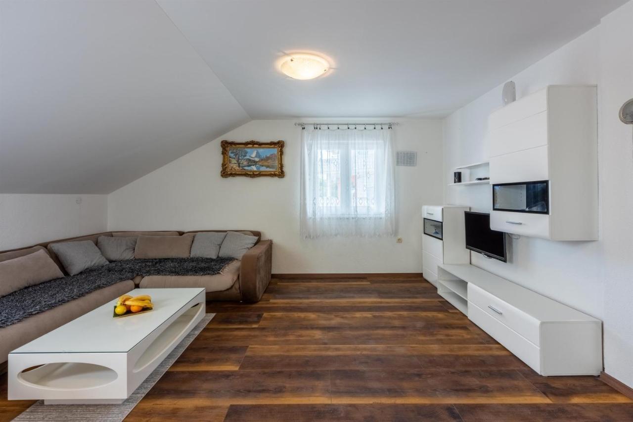 Apartments Mirela Crikvenica Exterior foto