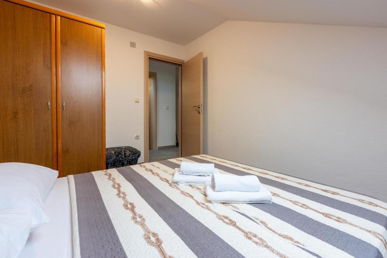 Apartments Mirela Crikvenica Exterior foto