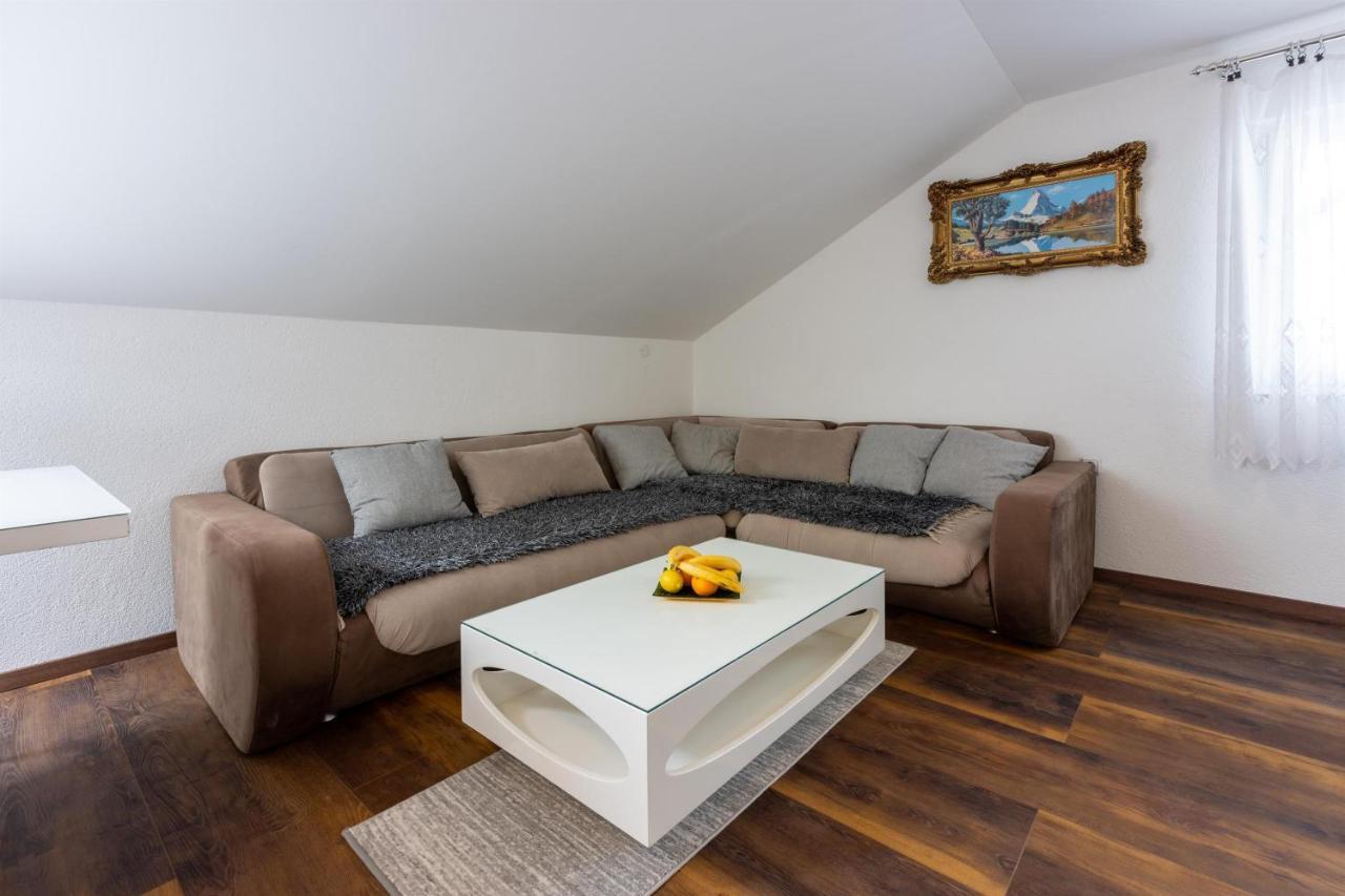 Apartments Mirela Crikvenica Exterior foto