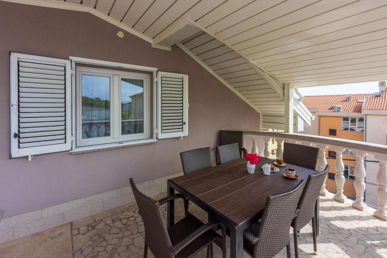 Apartments Mirela Crikvenica Exterior foto